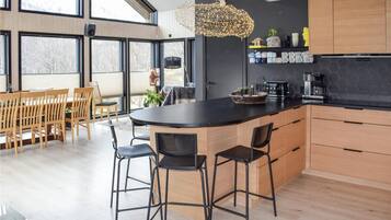 Fridge, microwave, dishwasher, coffee/tea maker