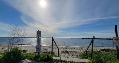 A Cozy Nautical Nest on Lincolnville Beach