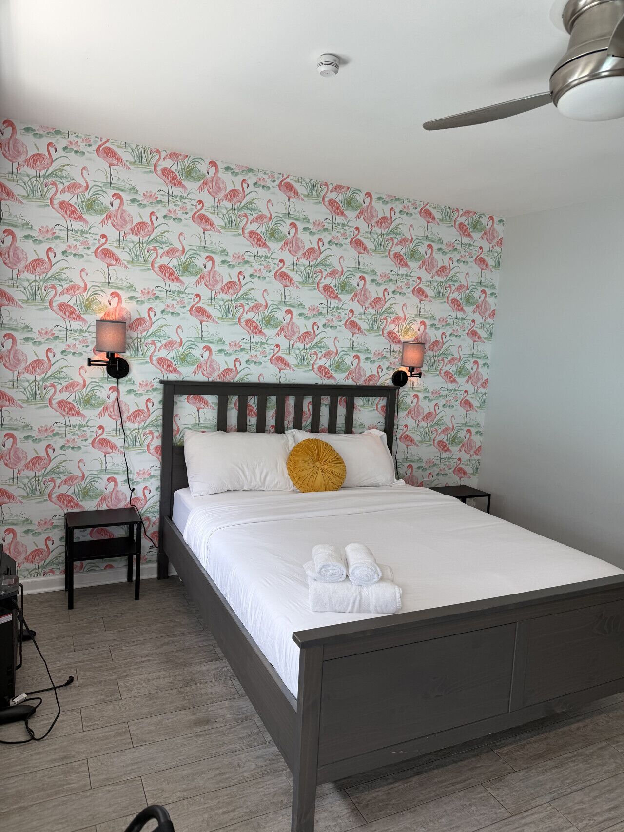 2 bedrooms, desk, iron/ironing board, travel crib