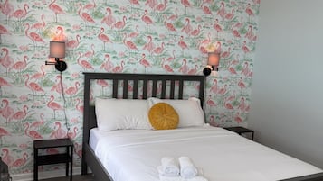 2 bedrooms, desk, iron/ironing board, travel crib