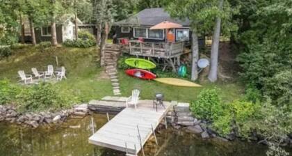 Family Cottage-waterfront Family Cottage