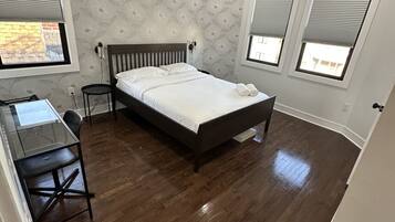 3 soverom, skrivebord, strykejern/-brett og wi-fi (inkludert)