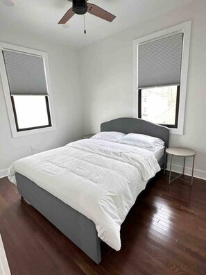 3 bedrooms, desk, iron/ironing board, free WiFi