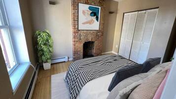 3 bedrooms, desk, iron/ironing board, free WiFi