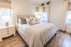 5 habitaciones, tabla de planchar con plancha, internet y ropa de cama 