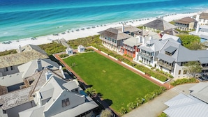 Unclassified image, 3 of 33, button - Bunny's Carriage House (Panama City Beach)