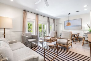 Living area - Summer Breeze Flat - St Augustine Green (Panama City Beach)