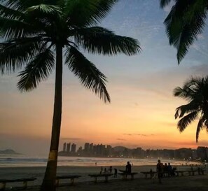 Beach - Apto próximo da Praia da Enseada c Wi-Fi (Guarujá)