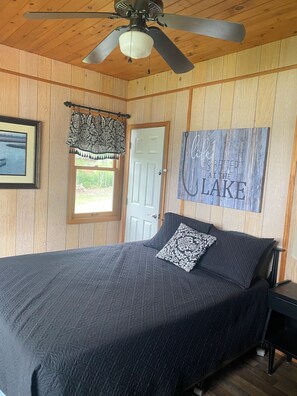 3 bedrooms, iron/ironing board, free WiFi, bed sheets - Charming and relaxing lakehouse property, Susquehanna County (Thompson)