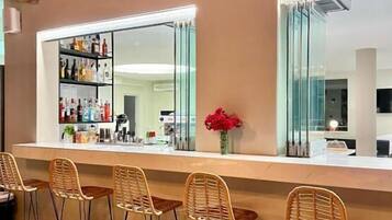 Bar junto a la alberca