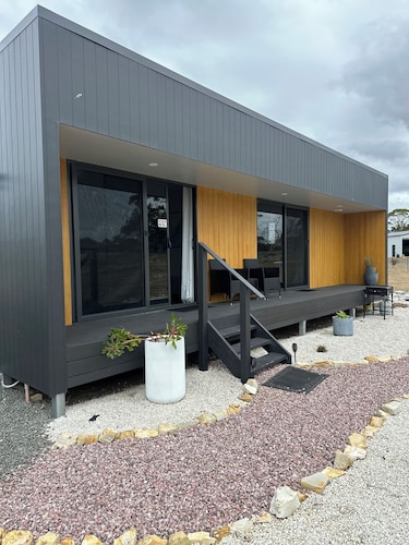 Cabin Three on Gordon, Swansea