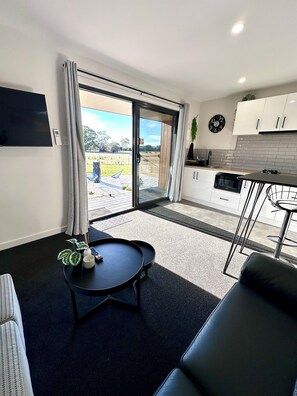 Smart TV - Cabin Three on Gordon, Swansea (Swansea)