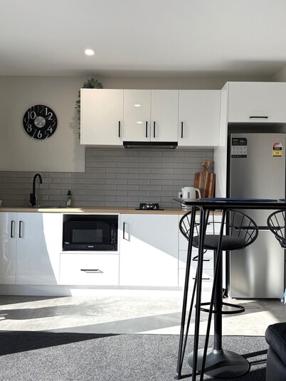 Cabin Three on Gordon, Swansea