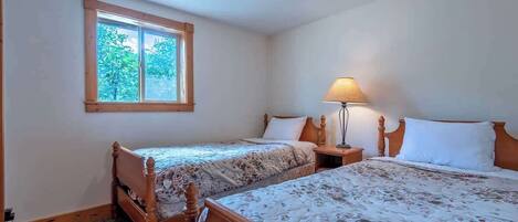 3 Schlafzimmer, Schreibtisch, Bügeleisen/Bügelbrett, kostenloses WLAN