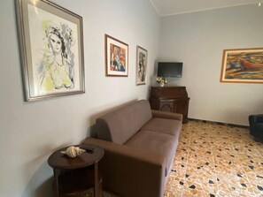TV - “Il Centro” Nel cuore , a due passi dal mare (Giulianova)