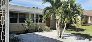 Property grounds - Magnificent location! One step closer to paradise… (Cape Coral)