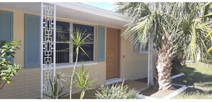 Exterior detail - Magnificent location! One step closer to paradise… (Cape Coral)