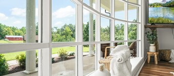 Dream Estate with Pool, Bonfire, Game Room & 100 Acres of Nature