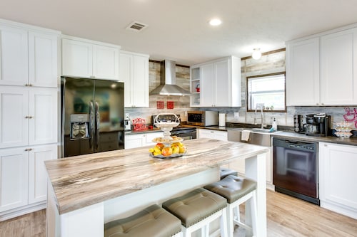 Kingston Home w/ On-Site Boat Parking 2 Mi to Lake