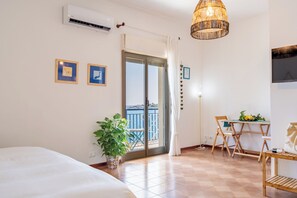 1 slaapkamer, een strijkplank/strijkijzer, reisbedje, gratis wifi