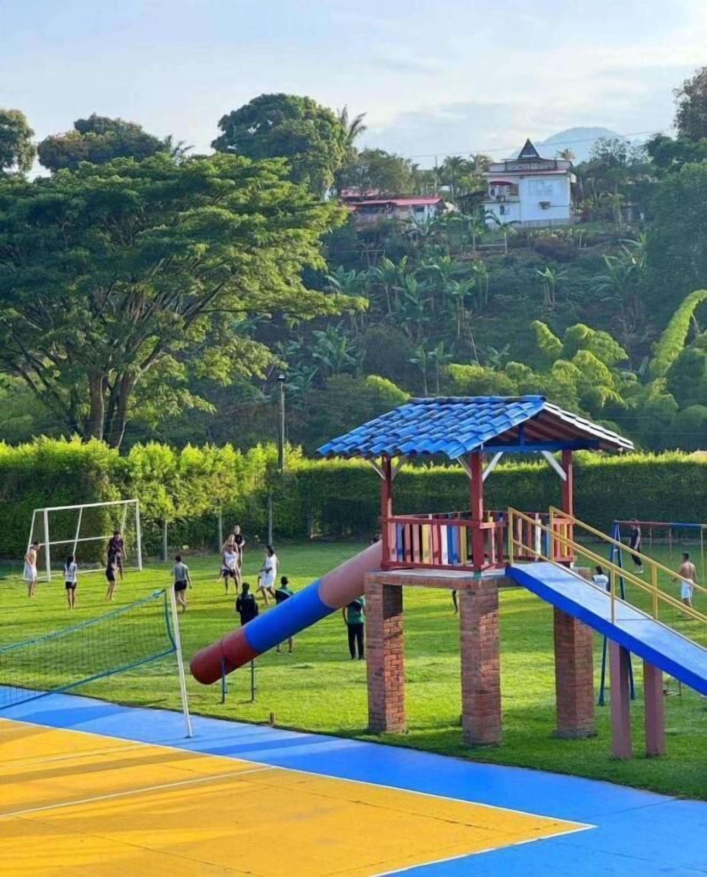 children’s play area – outdoor