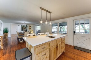 Interior - Bryson City Mtn Retreat w/ Hot Tub (Bryson City)