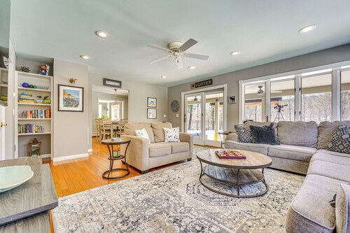 1 Mi to Okemo Mtn Resort: Ludlow Home w/ Hot Tub