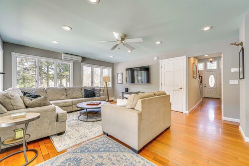 1 Mi to Okemo Mtn Resort: Ludlow Home w/ Hot Tub