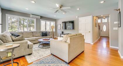 1 Mi to Okemo Mtn Resort: Ludlow Home w/ Hot Tub