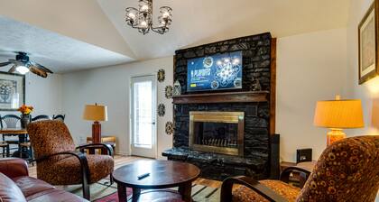 Lawrence Vacation Rental ~ 12 Mi to Indianapolis!