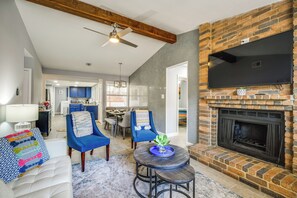 Interior - Serene San Antonio Vacation Home w/ Smart TVs (San Antonio)