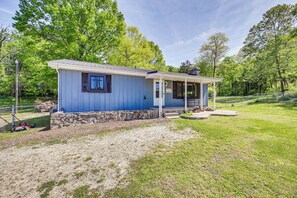 House (2 Bedrooms) | Interior - 3 Mi to Burnside Marina: Lake Cumberland Getaway (Somerset)