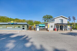 Apartment (1 Bedroom) | Interior - Charming Lake Ann Apartment - Walkable Location! (Lake Ann)