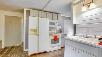 Apartment (1 Bedroom) | Interior