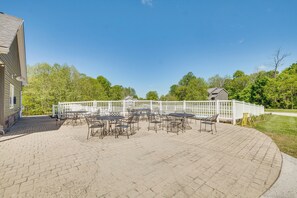 Cottage (2 Bedrooms) | Interior - Lake-view Kentucky Getaway w/ Resort Amenities! (Taylorsville)