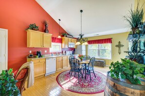 Cottage (2 Bedrooms) | Interior