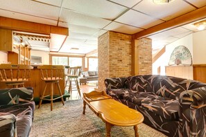 House (4 Bedrooms) | Interior - Spacious Woodbury Home w/ Pool + Hot Tub! (Woodbury)