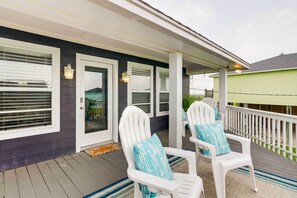 House (3 Bedrooms) | Interior - Walk to Shore: Home w/ Deck in Crystal Beach! (Port Bolivar)