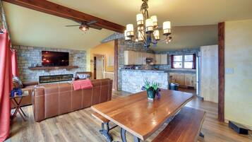 House (2 Bedrooms) | Interior