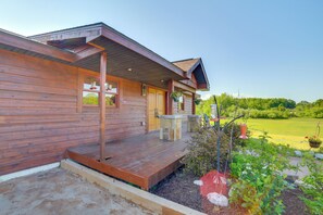 House (2 Bedrooms) | Interior - Prairie-style Home on Garden Bay w/ Deck + Hot Tub (Garden)