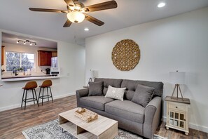 Apartment (2 Bedrooms) | Interior - 3 Mi to Lovers Knoll: Peaceful Gem w/ Patio (Sedona)