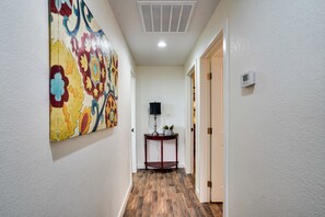 Apartment (2 Bedrooms) | Interior - 3 Mi to Lovers Knoll: Peaceful Gem w/ Patio (Sedona)
