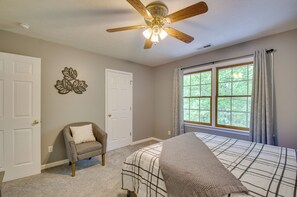 House (5 Bedrooms) | Interior