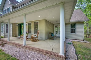 House (5 Bedrooms) | Interior