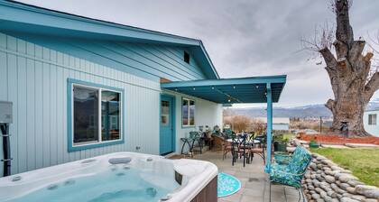 East Wenatchee Home w/ Yard & Hot Tub!