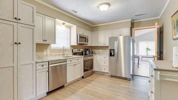 Cottage (2 Bedrooms) | Interior