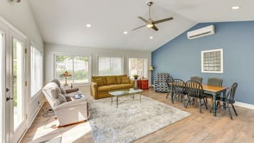 Cottage (2 Bedrooms) | Interior