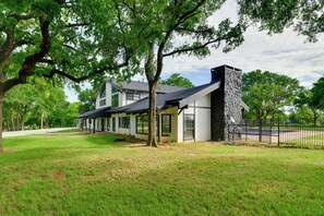 House (Multiple Bedrooms) | Interior