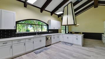 House (Multiple Bedrooms) | Interior