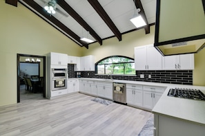 House (Multiple Bedrooms) | Interior